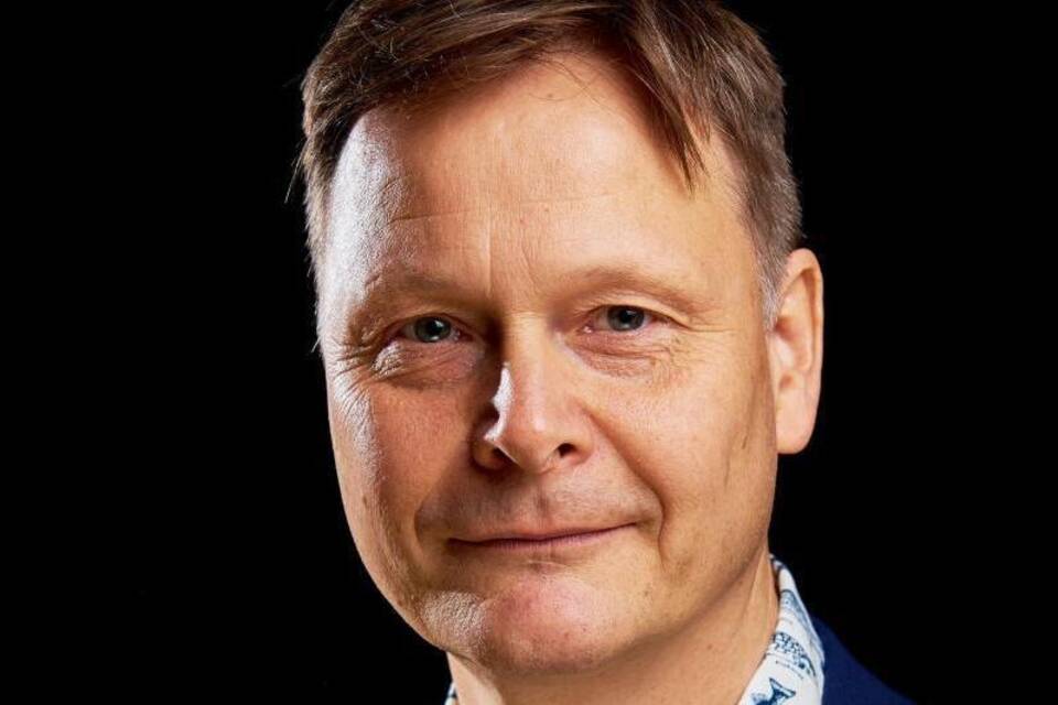 Rolf-Bernhard Essig Rolf-Bernhard Essig