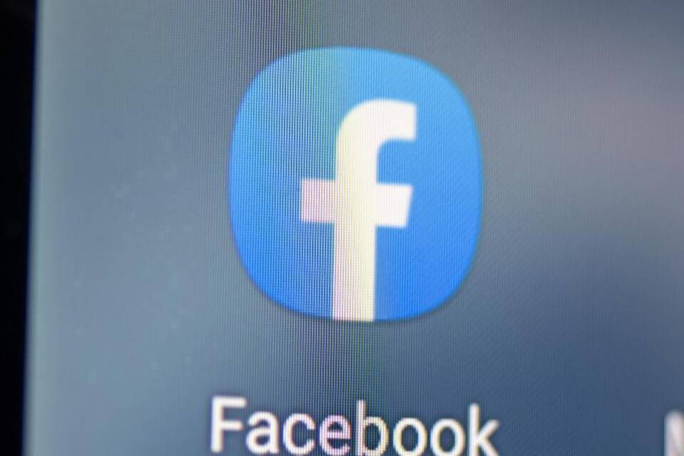 Facebook Facebook