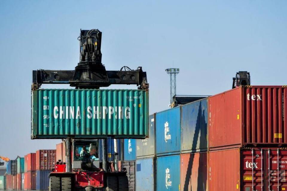 Containerumschlag in China Containerumschlag in China