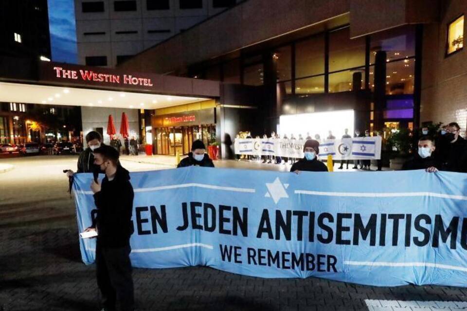 Demonstration vor dem Hotel Westin Leipzig