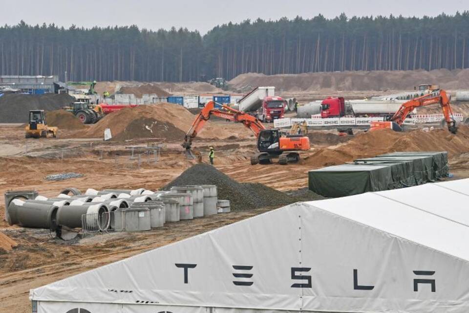 Europas erste Tesla-Fabrik auf der Zielgeraden Europas erste Tesla-Fabrik auf der Zielgeraden