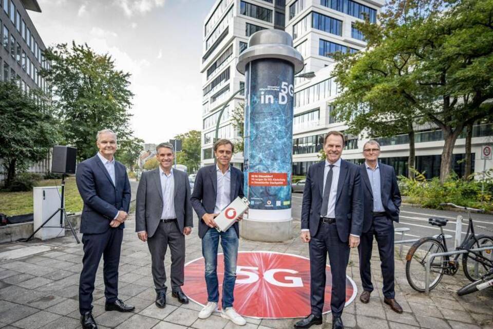 Vodafone stellt 5G-Antennen in Litfaßsäulen vor Vodafone stellt 5G-Antennen in Litfaßsäulen vor