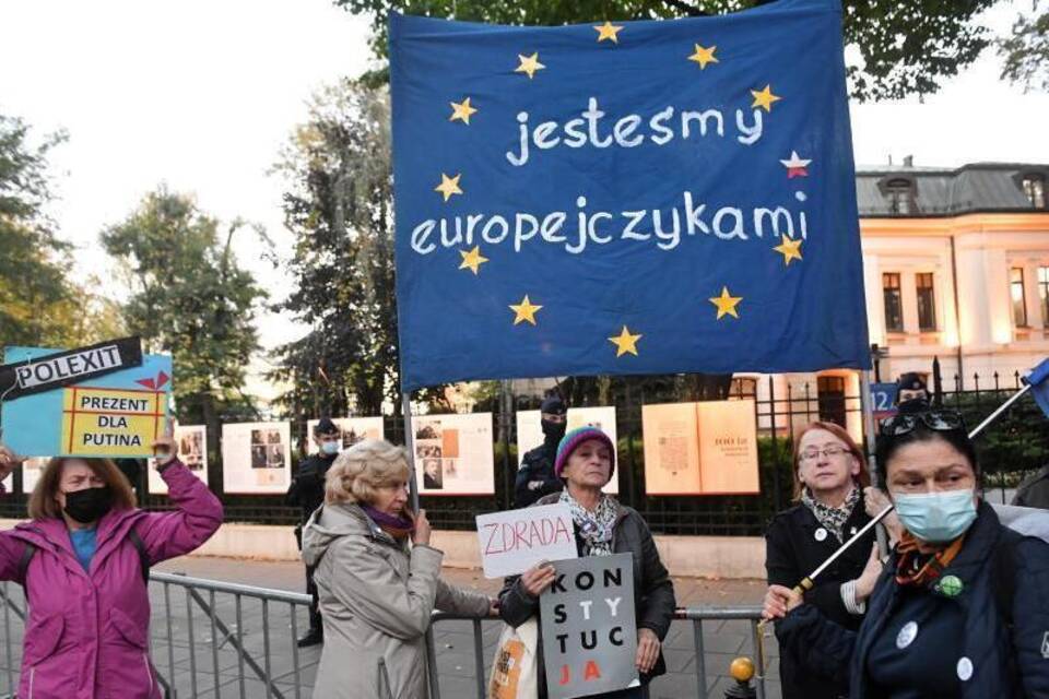 Protest vor dem Verfassungsgerichtshof