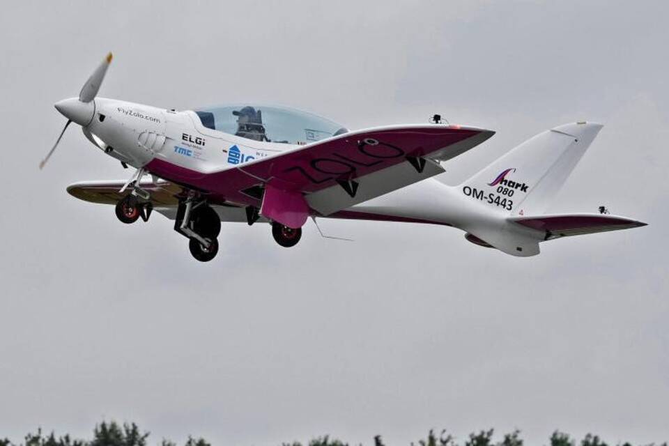 Rutherford im Ultraleichtflugzeug Rutherford im Ultraleichtflugzeug