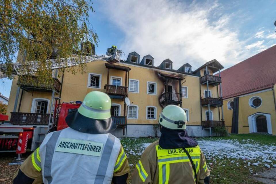 Vier Tote bei Brand in Mehrfamilienhaus