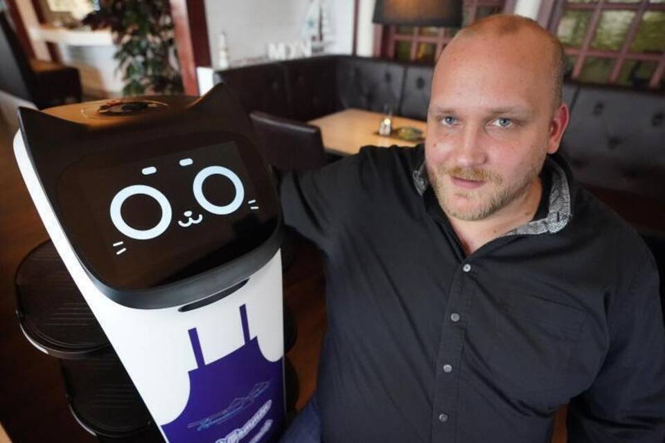 Restaurant setzt wegen Personalmangels auf Roboter Restaurant setzt wegen Personalmangels auf Roboter