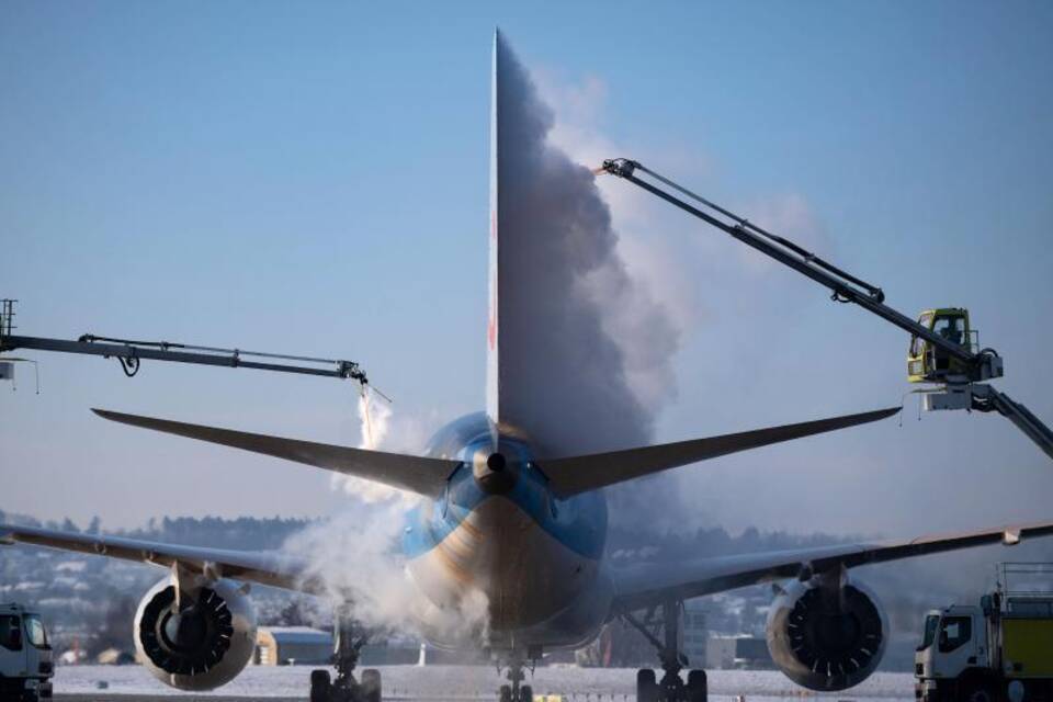 Enteisung am Stuttgarter Flughafen