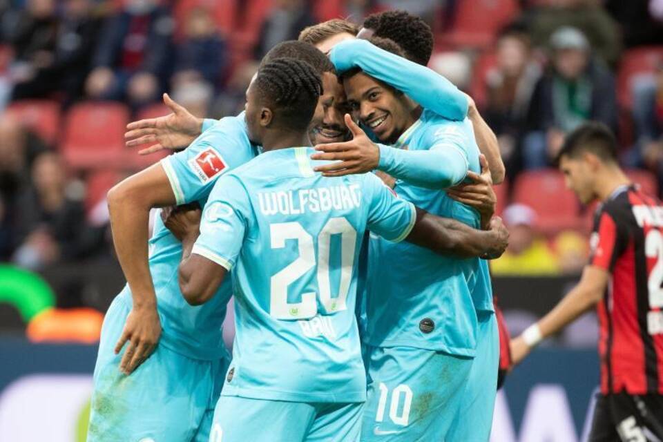 Bayer Leverkusen - VfL Wolfsburg Bayer Leverkusen - VfL Wolfsburg