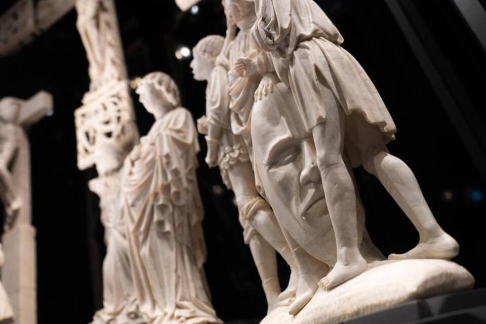 KINA - Figuren aus weichem Stein KINA - Figuren aus weichem Stein