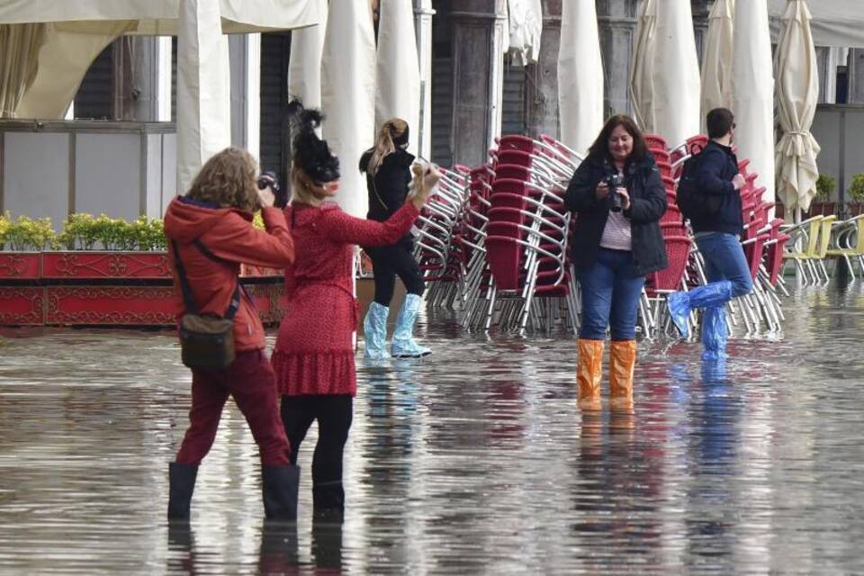 Hochwasser bedroht Venedig Hochwasser bedroht Venedig