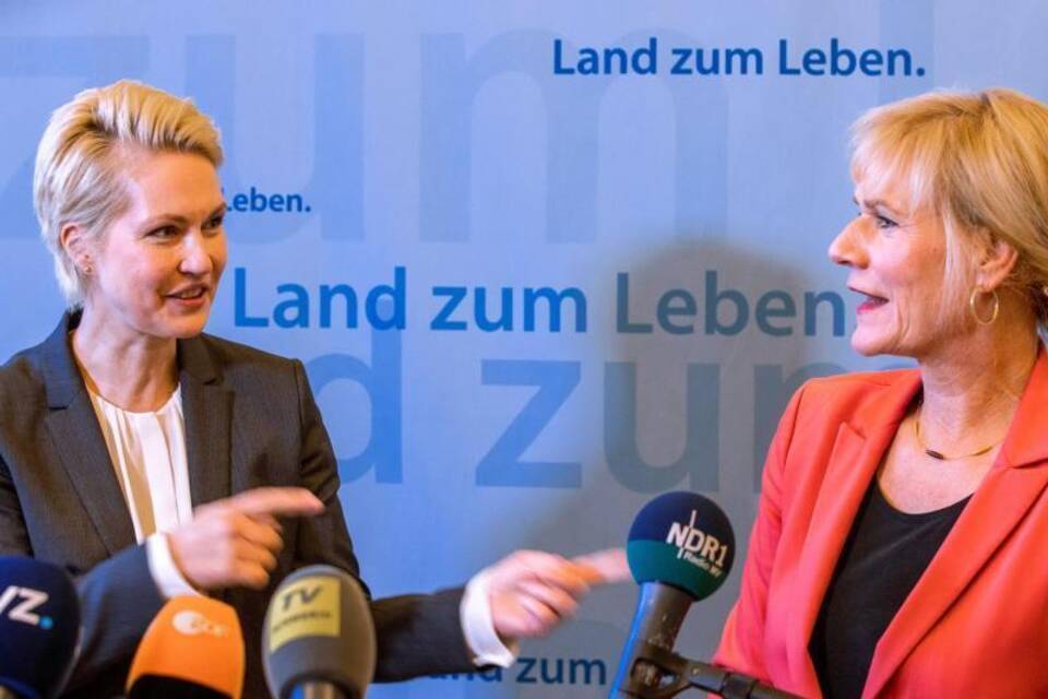 Manuela Schwesig und Simone Oldenburg