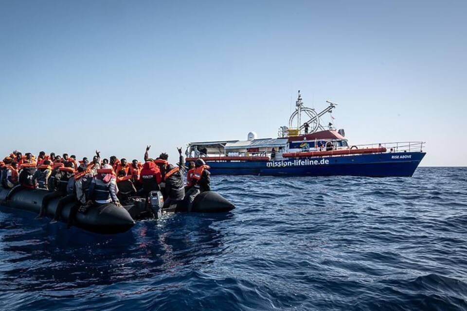Migranten im Mittelmeer Migranten im Mittelmeer