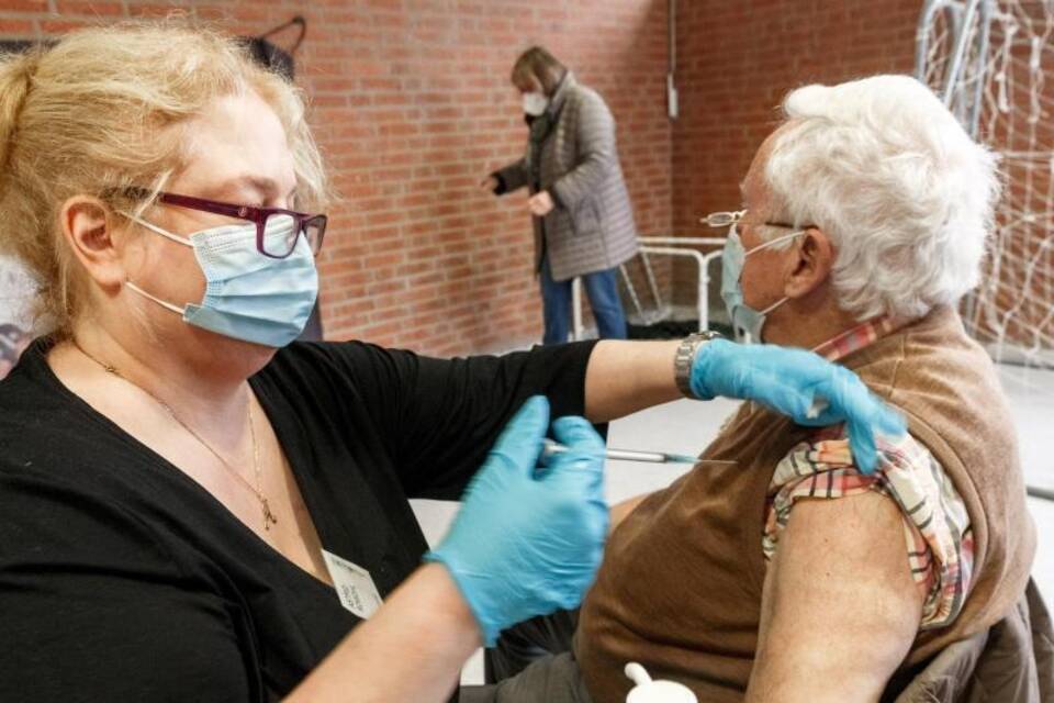 Coronavirus - Booster-Impfung gegen Covid-19