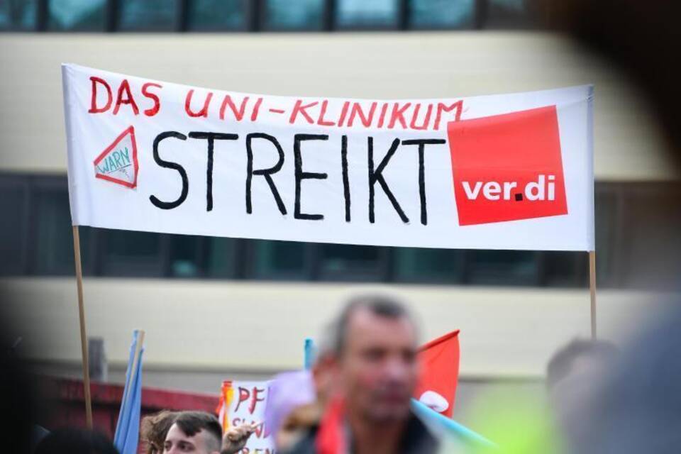 Warnstreiks an Unikliniken Warnstreiks an Unikliniken