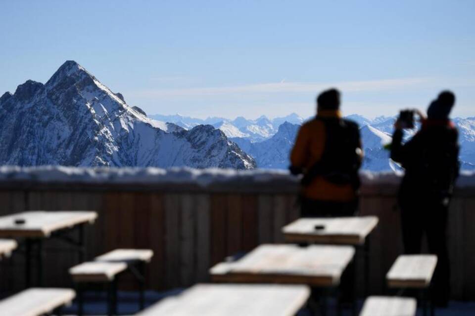 Skigebiete rüsten sich für die Wintersaison Skigebiete rüsten sich für die Wintersaison