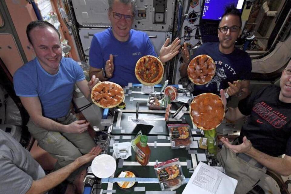Pizza auf der ISS Pizza auf der ISS