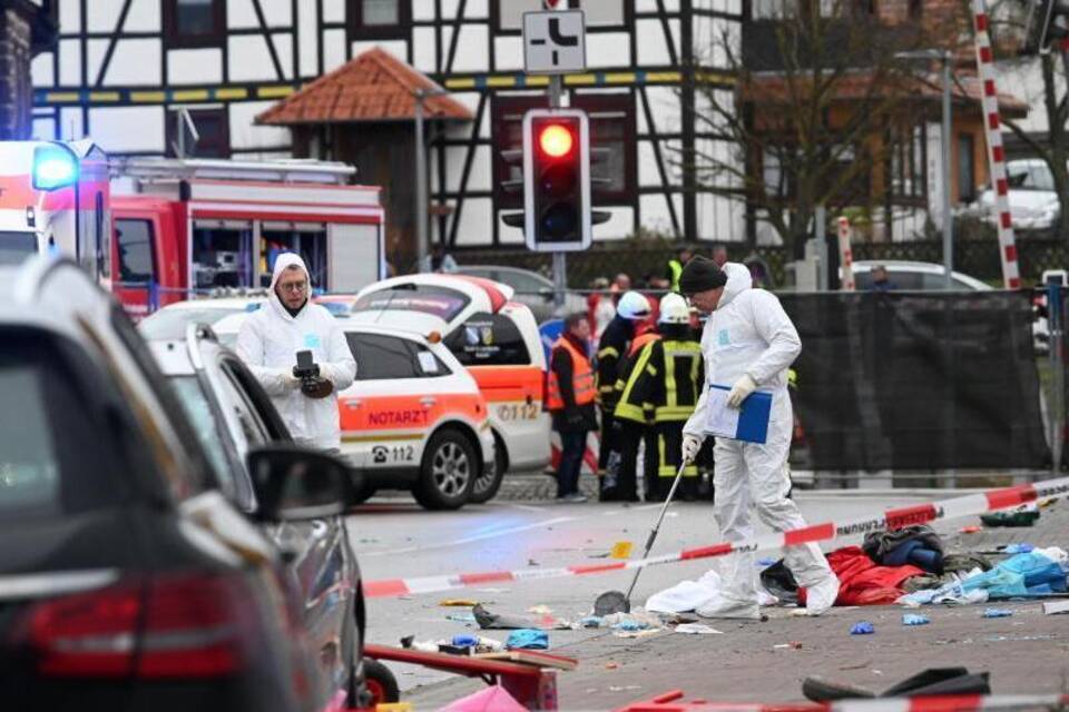 Auto fährt in Karnevalsumzug - Volkmarsen-Prozess