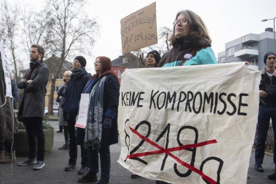 Demonstration Demonstration