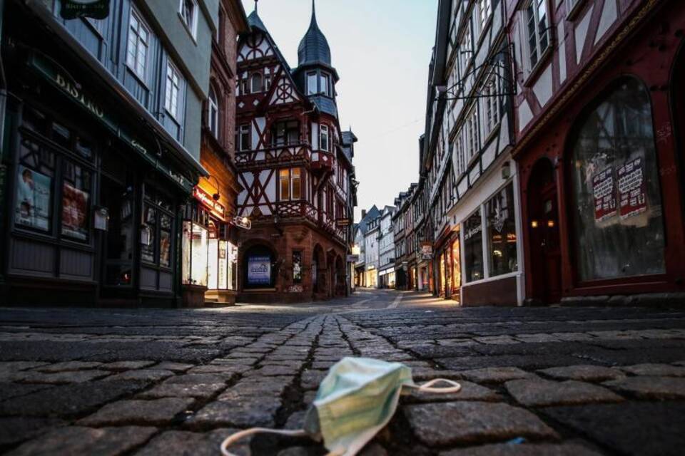 Leere Einkaufstraße Leere Einkaufstraße