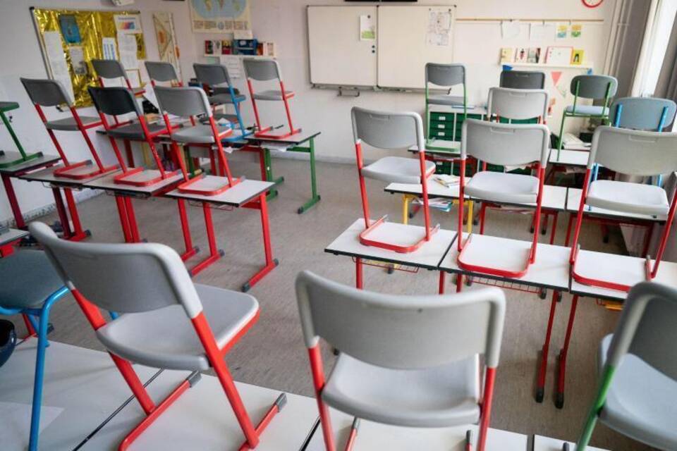 Schul-Schließungen Schul-Schließungen