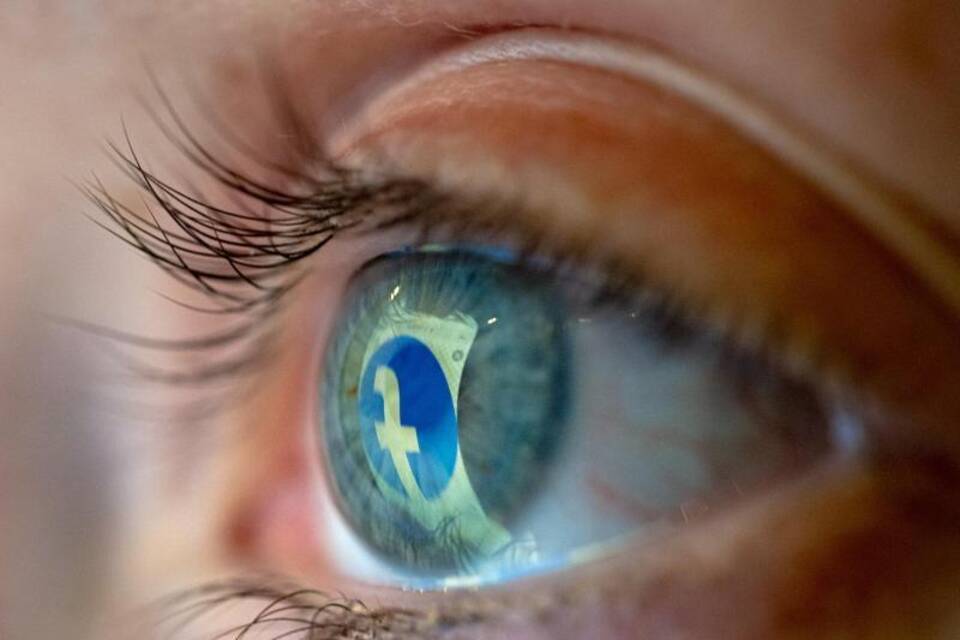 Facebook Facebook