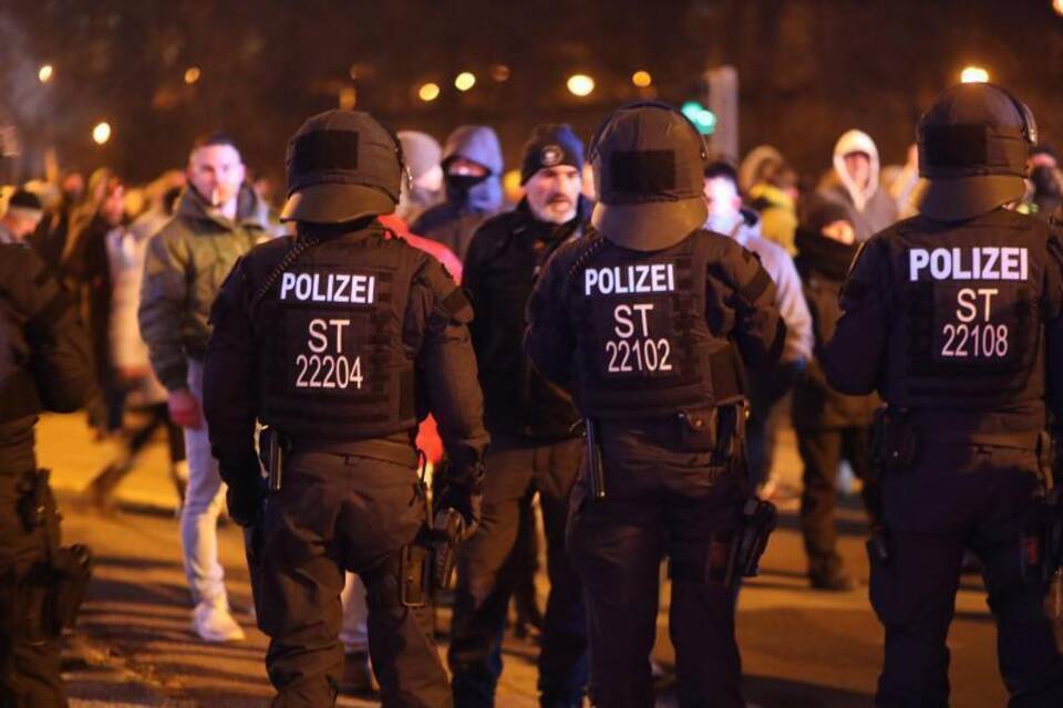 Corona-Proteste in Sachsen-Anhalt Corona-Proteste in Sachsen-Anhalt
