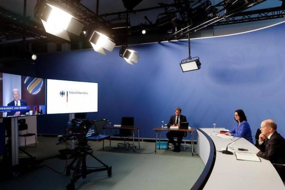 Scholz in Videoschalte mit Biden