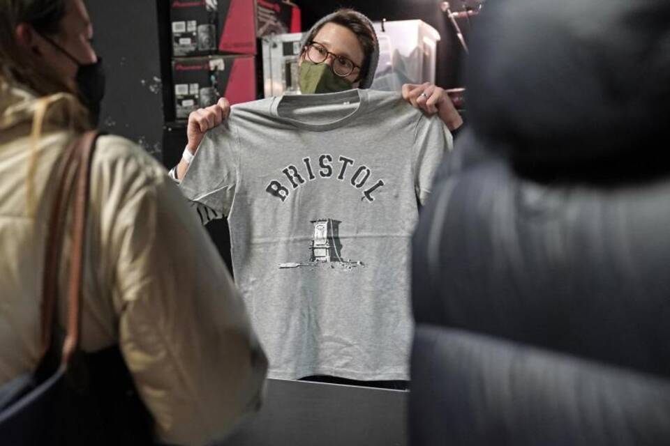 Banksy-T-Shirt