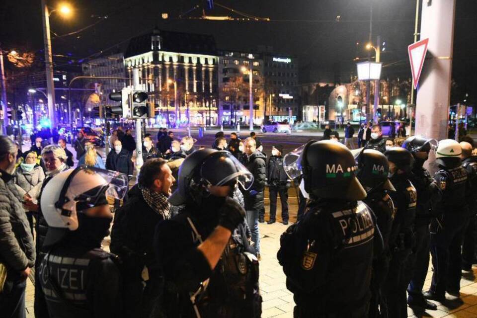 Proteste gegen Corona-Maßnahmen in Mannheim Proteste gegen Corona-Maßnahmen in Mannheim
