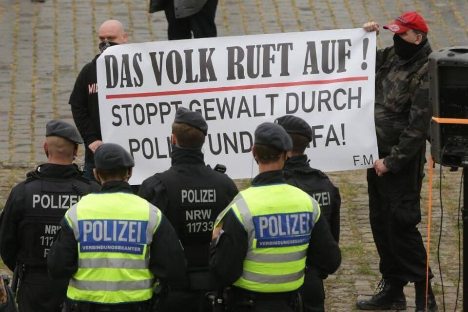"Querdenken"-Demonstration "Querdenken"-Demonstration