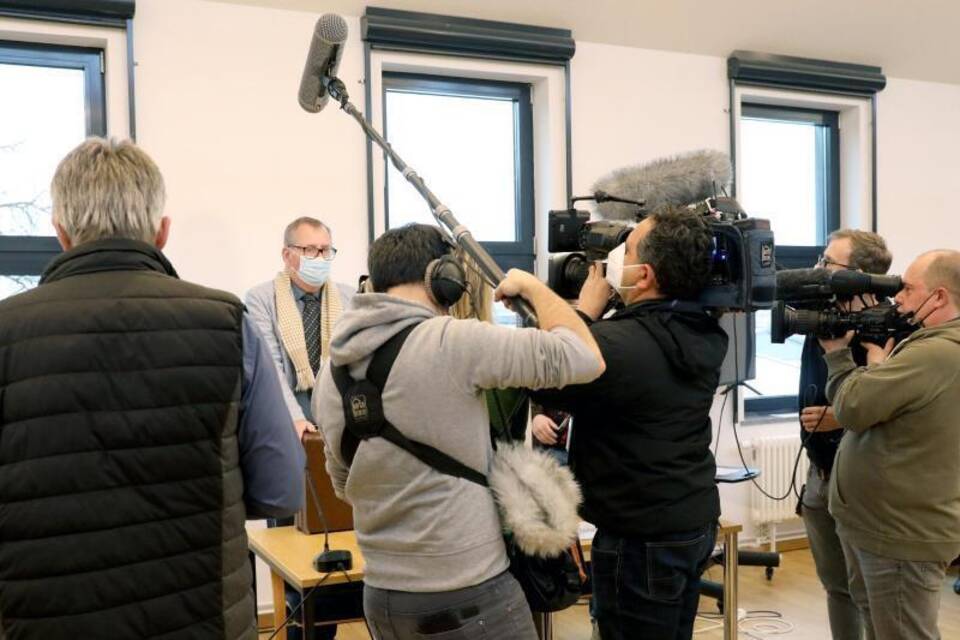Gewaltsamer Tod der kleinen Leonie: Prozess gegen Mutter beginnt Gewaltsamer Tod der kleinen Leonie: Prozess gegen Mutter beginnt