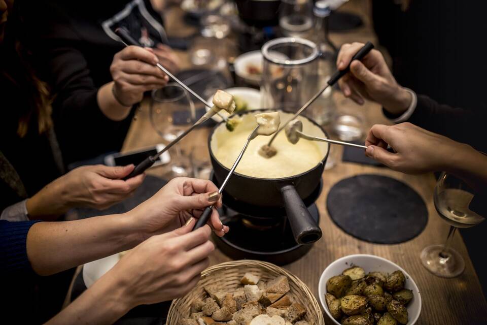 Party-Essen: So gelingt das perfekte Silvester-Fondue - Politik - Rhein ...