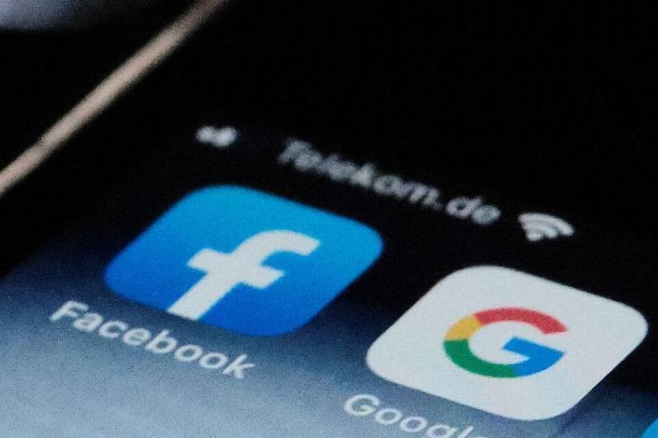 Facebook, Google