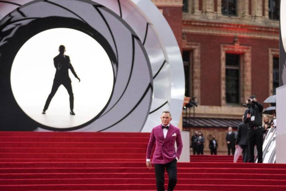 Daniel Craig