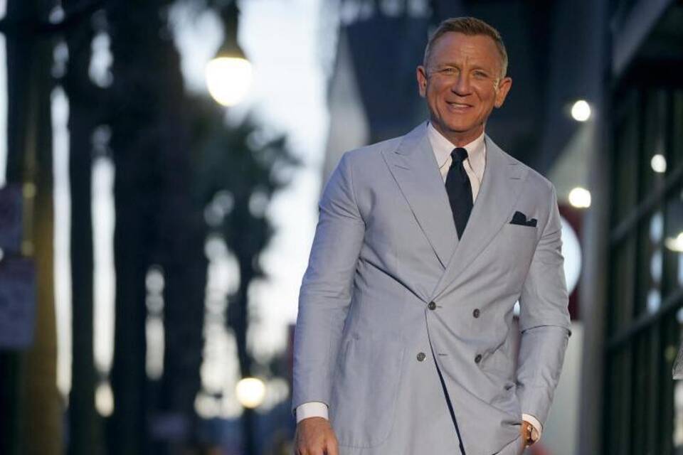 Daniel Craig