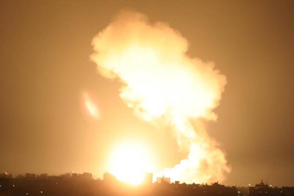 Raketeneinschlag im Gazastreifen Raketeneinschlag im Gazastreifen