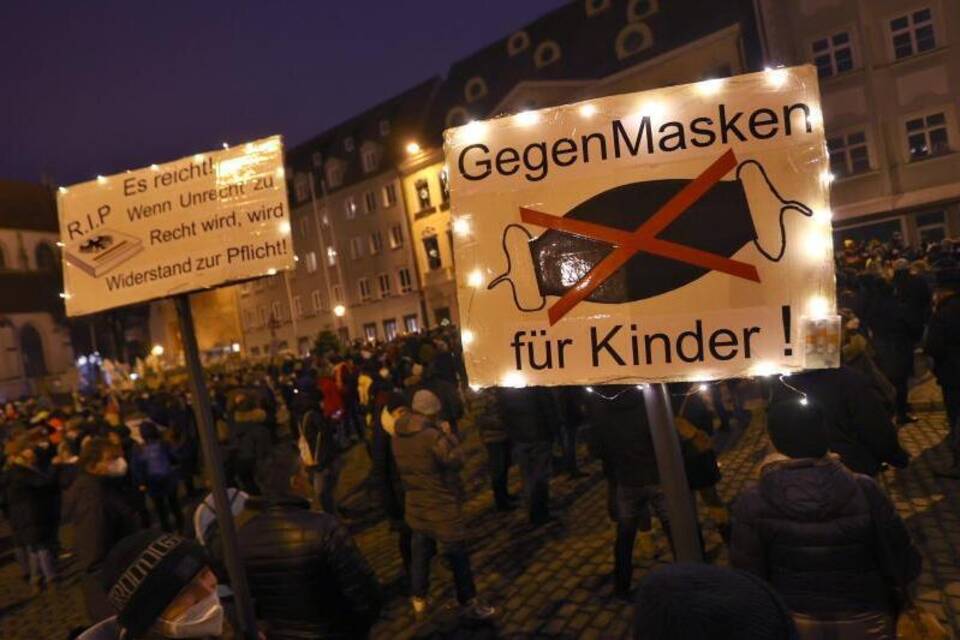 Proteste gegen die Corona-Maßnahmen Proteste gegen die Corona-Maßnahmen