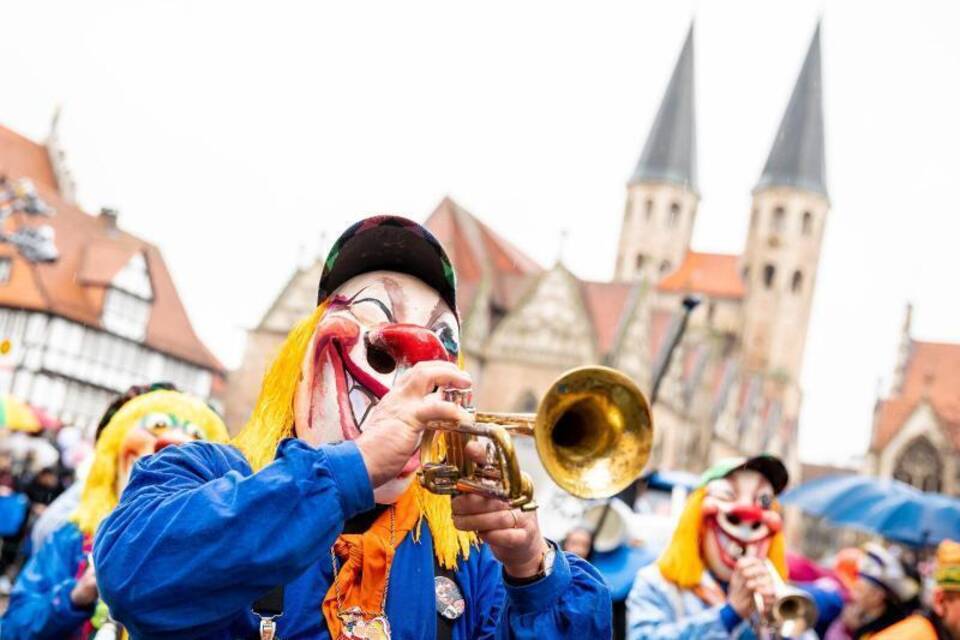 Karnevalsumzug «Schoduvel» in Braunschweig Karnevalsumzug «Schoduvel» in Braunschweig
