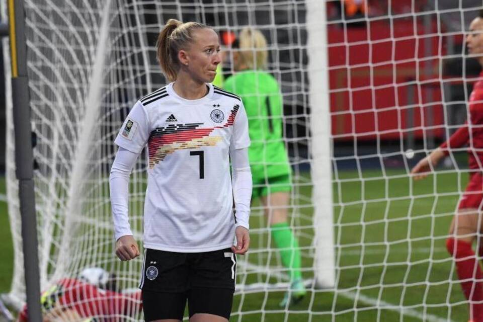 Lea Schüller Lea Schüller