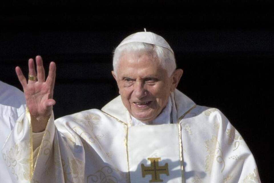 Emeritierter Papst Benedikt XVI Emeritierter Papst Benedikt XVI