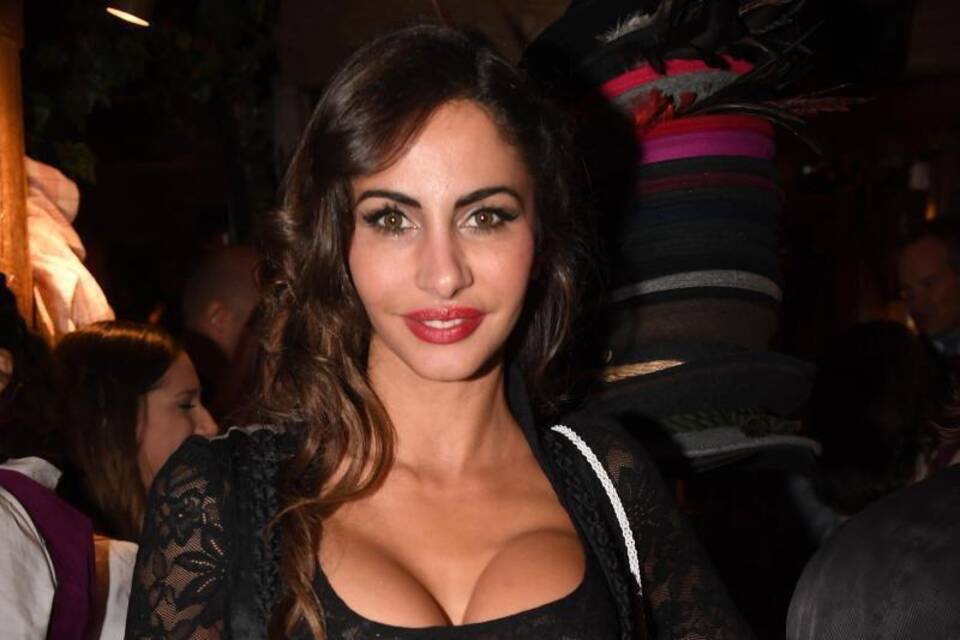 Janina Youssefian Janina Youssefian