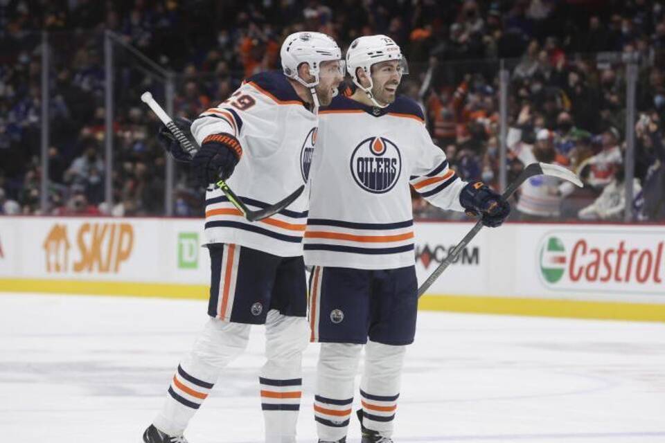 Vancouver Canucks - Edmonton Oilers Vancouver Canucks - Edmonton Oilers