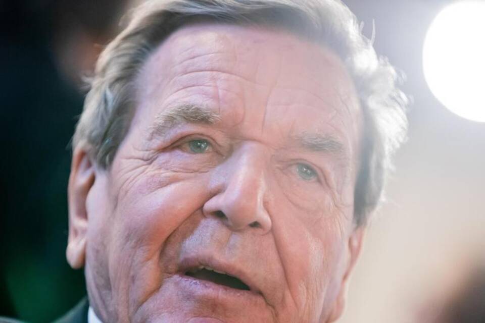Schröder kritisiert Ukraine