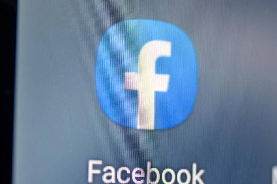 Facebook Facebook