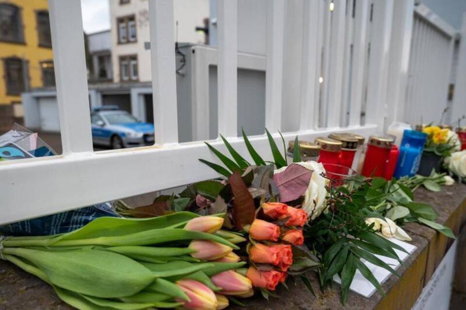 Blumen und Kerzen Blumen und Kerzen
