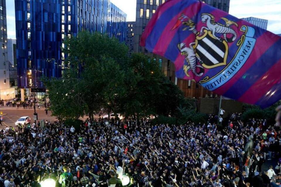 Newcastle-United-Fans Newcastle-United-Fans