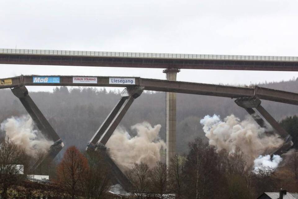 Autobahnbrücke