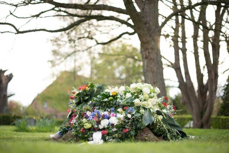 Günter Grass beigesetzt Günter Grass beigesetzt