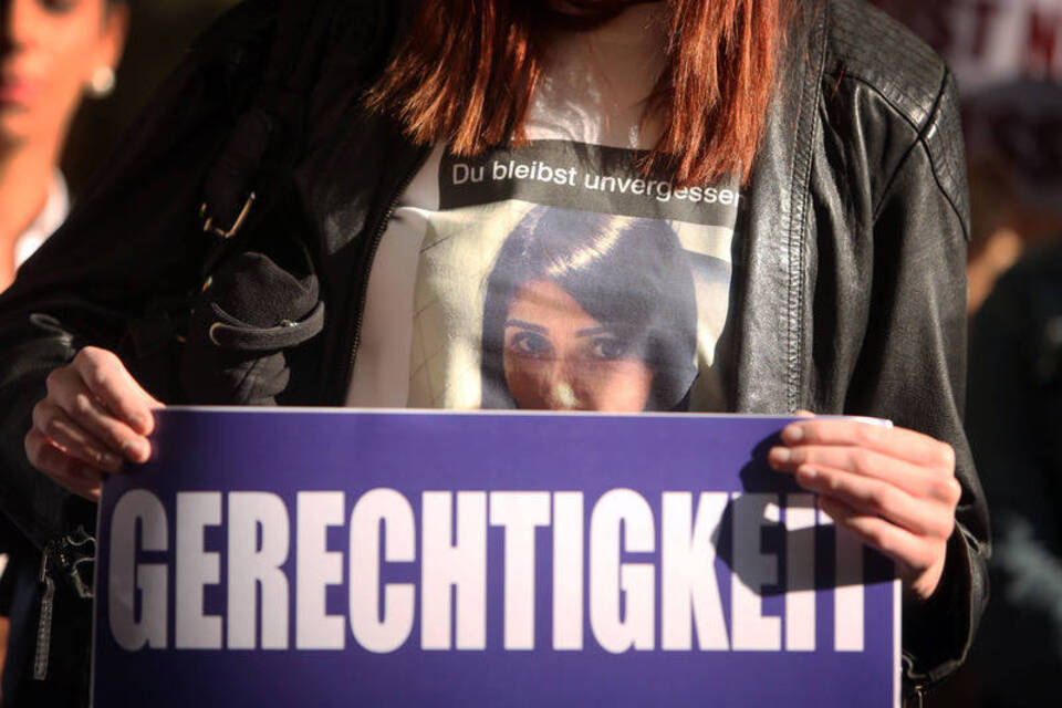 Suggestivkraft der Bilder - Tat-Video erschwert Prozess um Tugces Tod Suggestivkraft der Bilder - Tat-Video erschwert Prozess um Tugces Tod