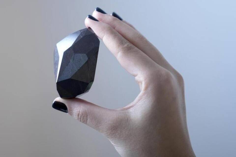 Seltener Diamant «Enigma» für rund 3,7 Millionen Euro versteigert Seltener Diamant «Enigma» für rund 3,7 Millionen Euro versteigert